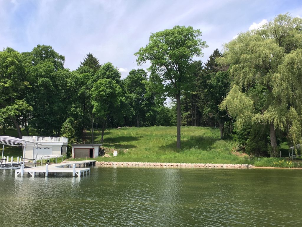 Hewitts Point, Oconomowoc Lake in WI